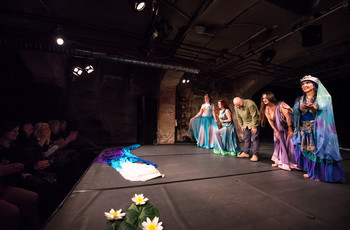 tak-ke-tok; pretok - glasbeno plesna predstava (Amel Tafsout in Silk Dance Company) <em>Foto: Saša Huzjak</em>