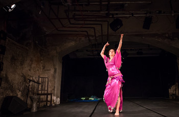 tak-ke-tok; pretok - glasbeno plesna predstava (Amel Tafsout in Silk Dance Company) <em>Foto: Saša Huzjak</em>