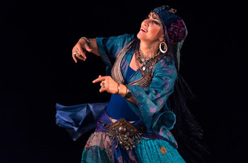 tak-ke-tok; pretok - glasbeno plesna predstava (Amel Tafsout in Silk Dance Company) <em>Foto: Saša Huzjak</em>