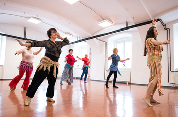 Tečaj orientalskega plesa 60+ <em>Foto: Saša Huzjak / SHtudio.eu</em>